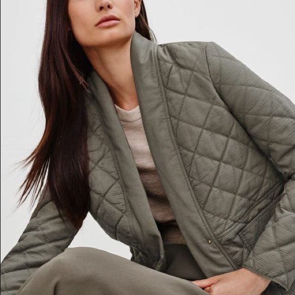 Aritzia quilted jacket - Picture 2 of 9